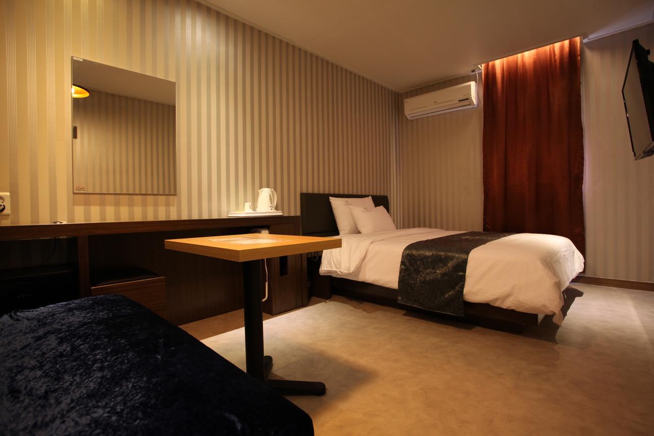 Lineplus Hotel Kimpho Kültér fotó